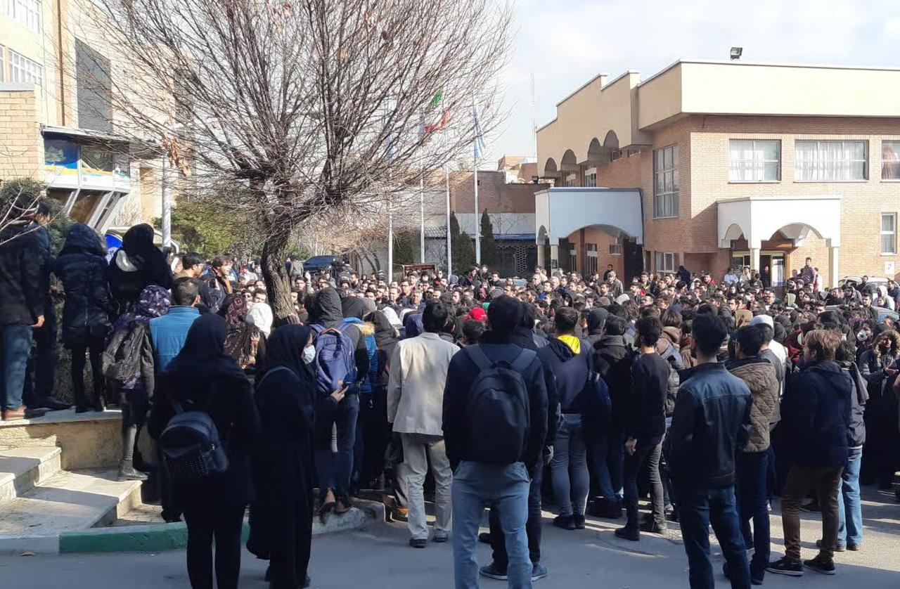 ایرانءِ برتریں زانگجاهانی جُمہوریت‌خواہیں زانگجو: زانگجاه زنده اِنت، دیمرویے جُمہوریتءِ امید زنده اِنت